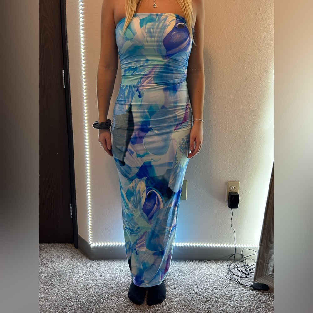 Patterned blue strapless maxi dress size small from White Fox Boutique